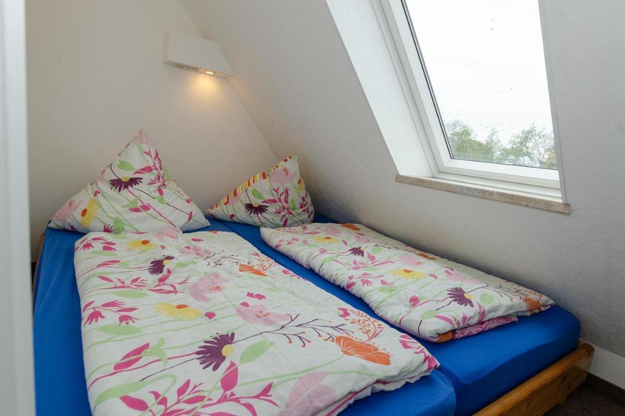3-R-Ferienwohnung-Fuer-3-Personen-In-Schaprode-Auf-Ruegen-Zi4 Bagian luar foto